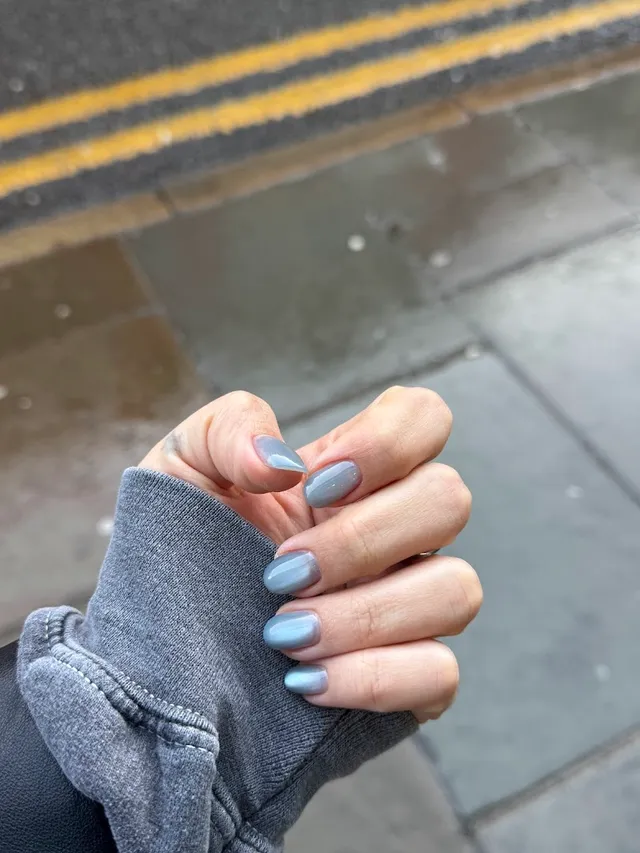 Blue chrome almond nails